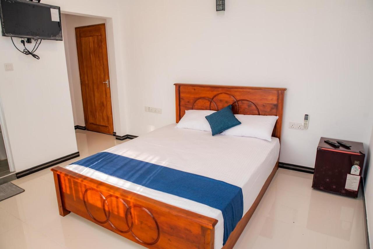 Sky Edge Homestay Канди Экстерьер фото