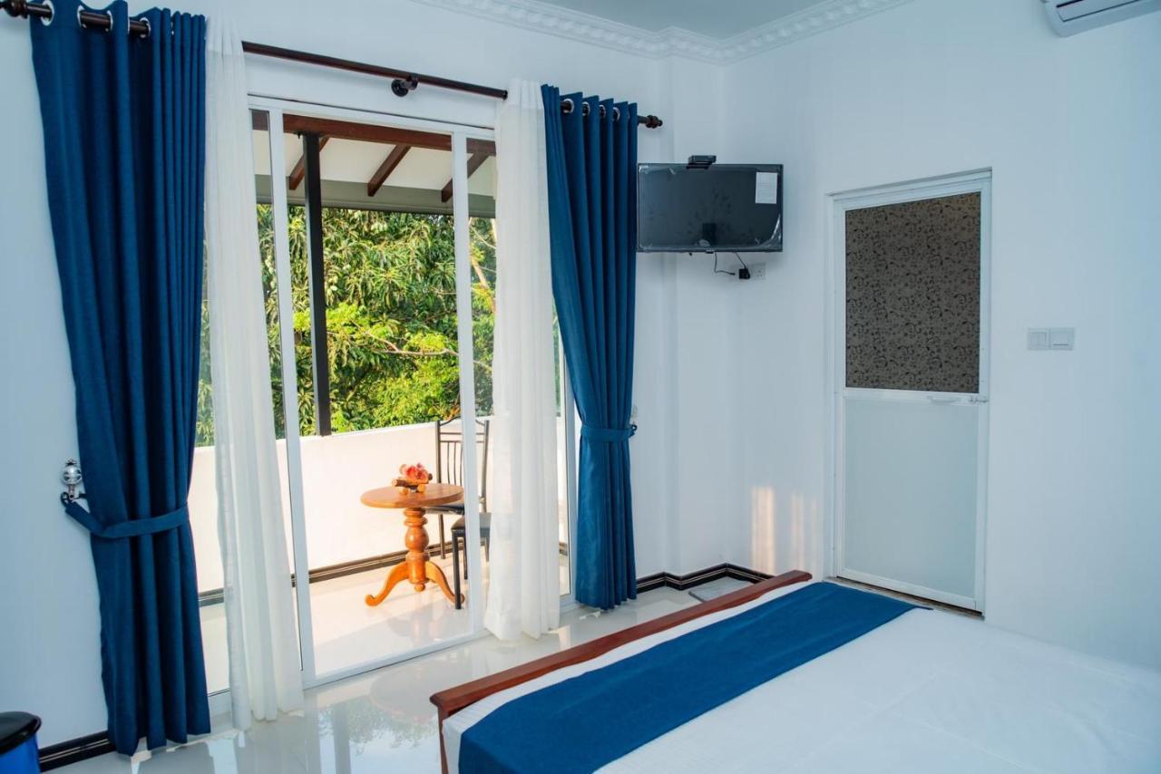 Sky Edge Homestay Канди Экстерьер фото