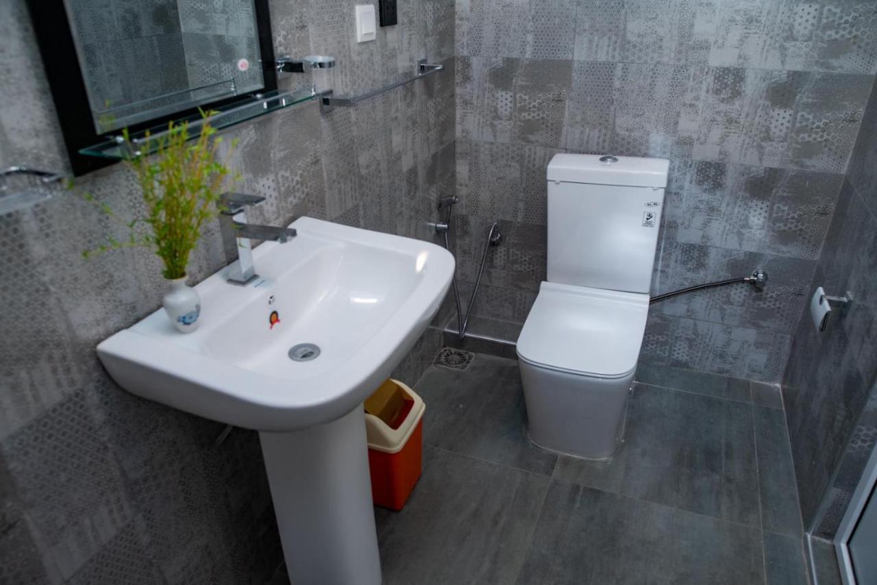 Sky Edge Homestay Канди Экстерьер фото