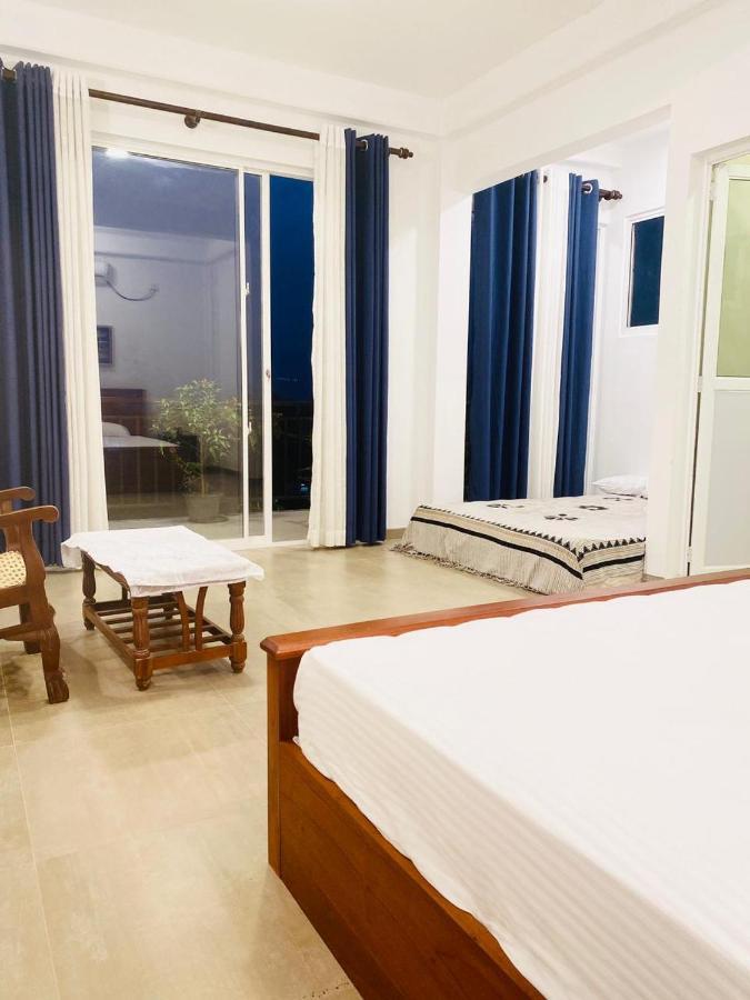 Sky Edge Homestay Канди Экстерьер фото